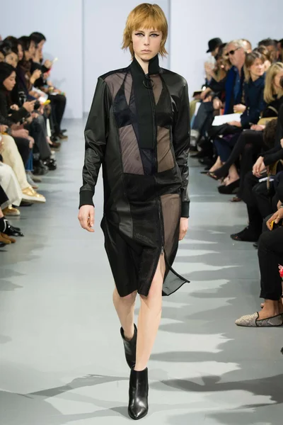 Look 28